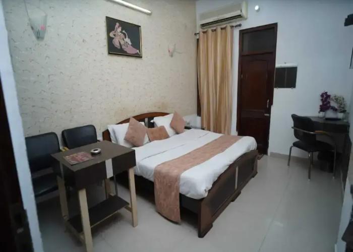 Hotel Moon