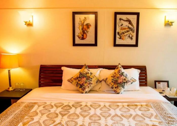 Lamrin Norwood Green Palampur