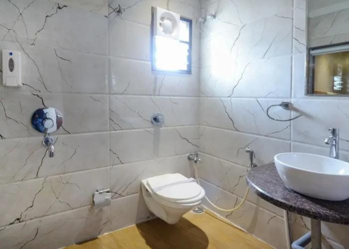 Hotel Kangra Rodeway Inn