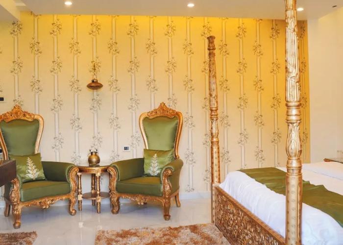Hotel Sahebs Castle McLeodganj