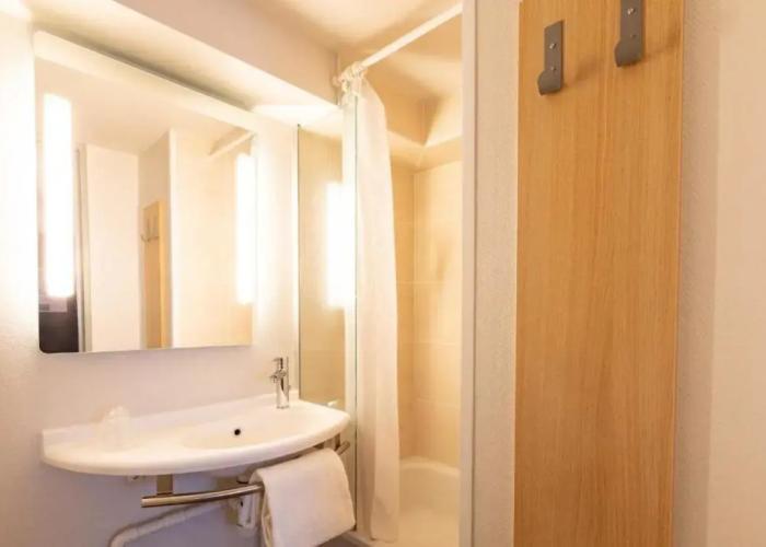 B&B HOTEL Laval Changé