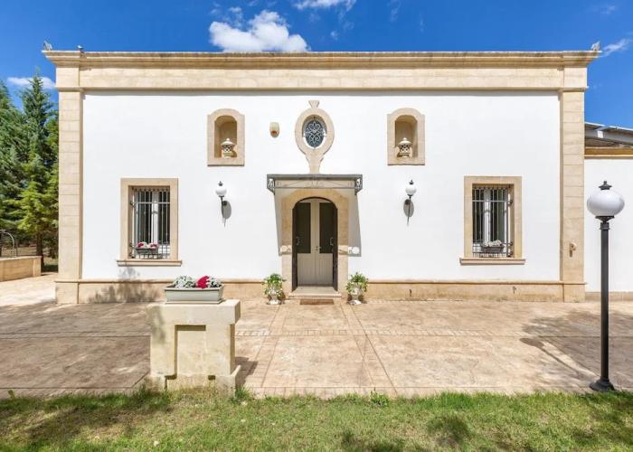 1966 Villa Medici Alla Macchia by Perle di Puglia