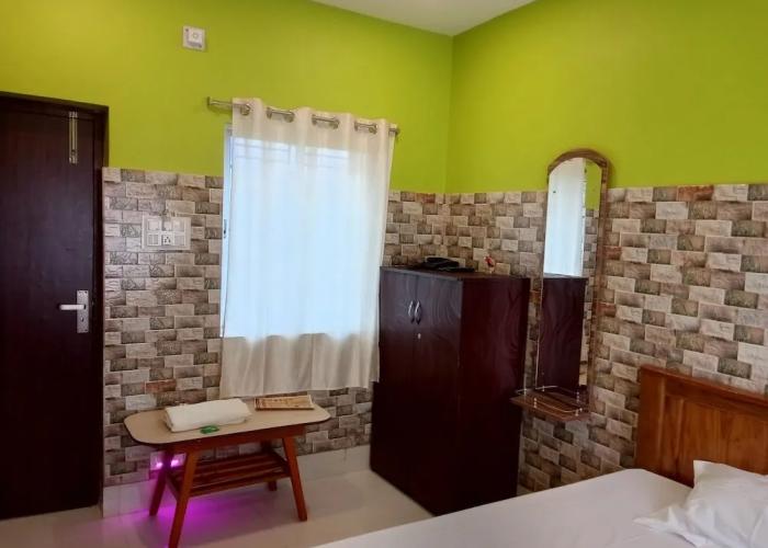 Neel Nirjan Resort