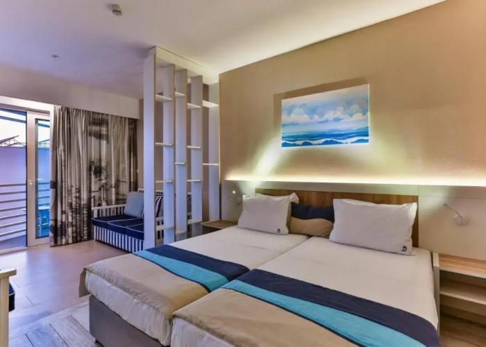 Carine Delfin Hotel