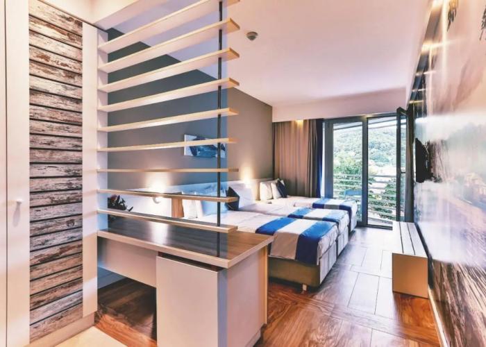 Carine Delfin Hotel