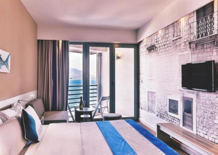 Carine Delfin Hotel