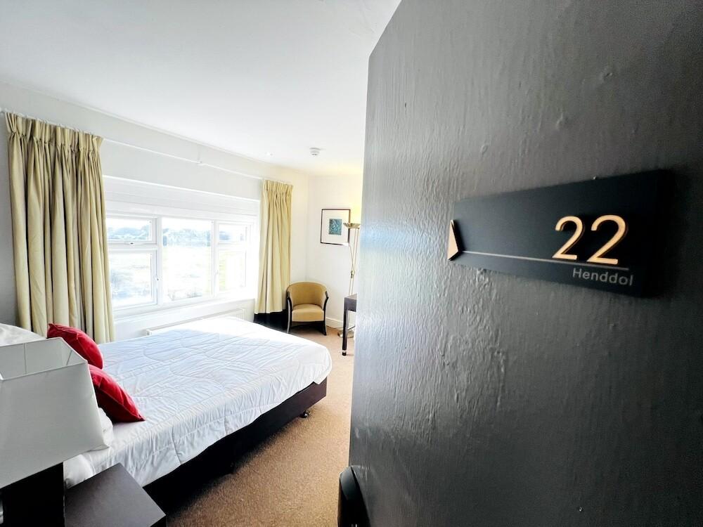 The Springfield Fairbourne