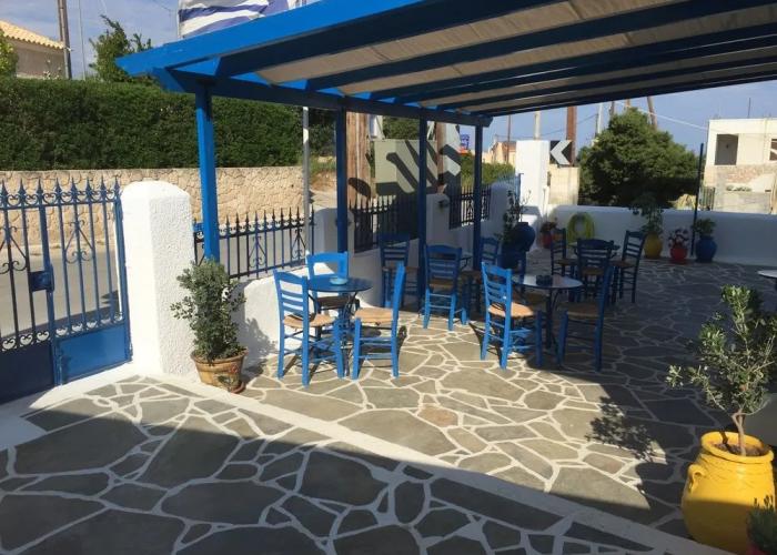 Blue Dolphin Studios & Apartment