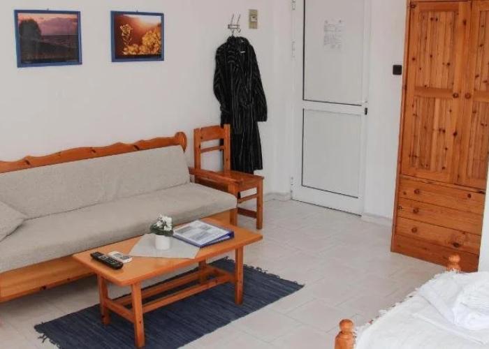 Blue Dolphin Studios & Apartment