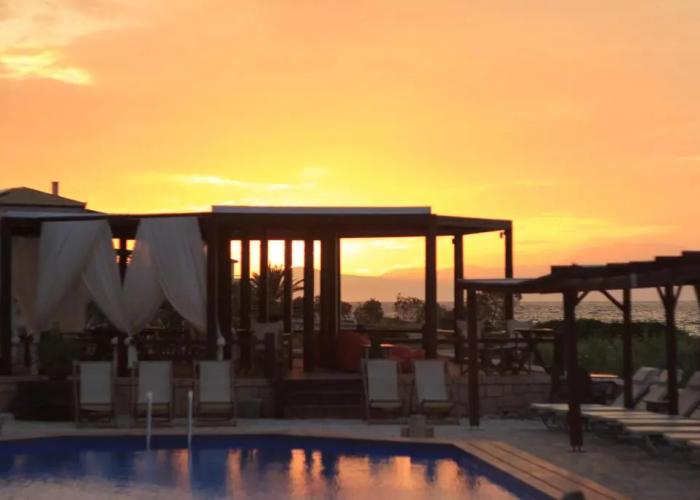 Irides Luxury Studios & Apartments