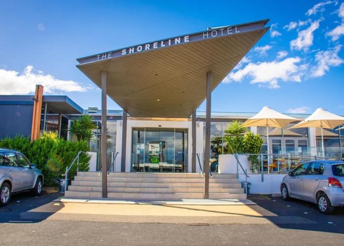 Shoreline Hotel