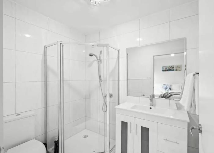 Tranquil Tranmere- City Views- 3 Bedroom