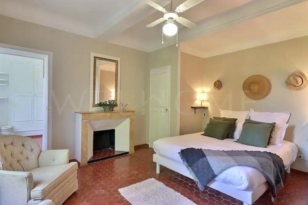 фото Le Mas de l'Esclat - Piscine - Luberon