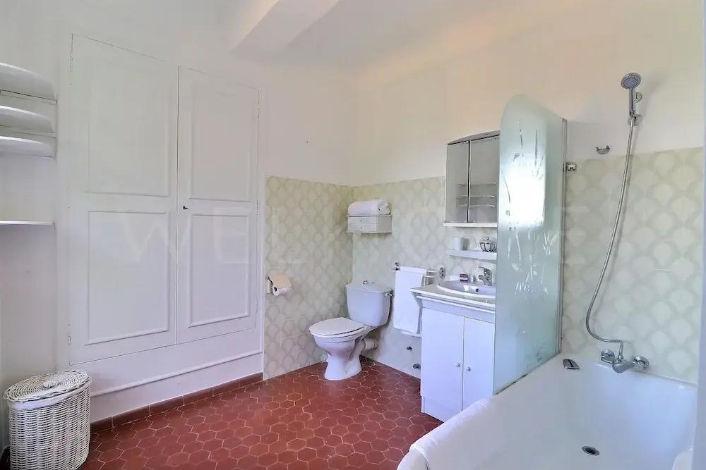 фото Le Mas de l'Esclat - Piscine - Luberon