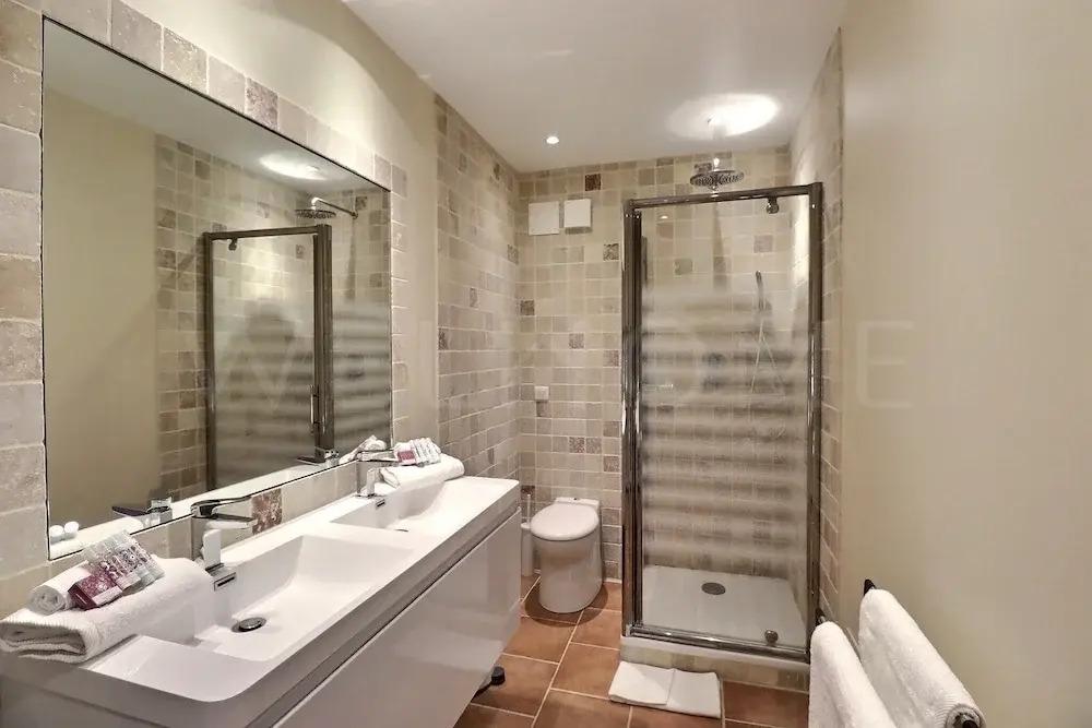 фото Le Mas de l'Esclat - Piscine - Luberon