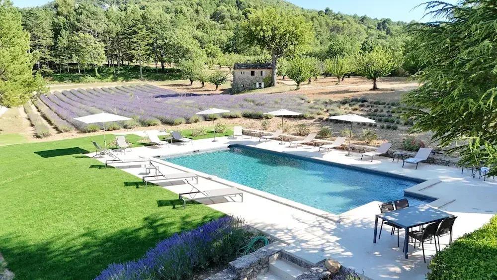 фото Le Mas de l'Esclat - Piscine - Luberon