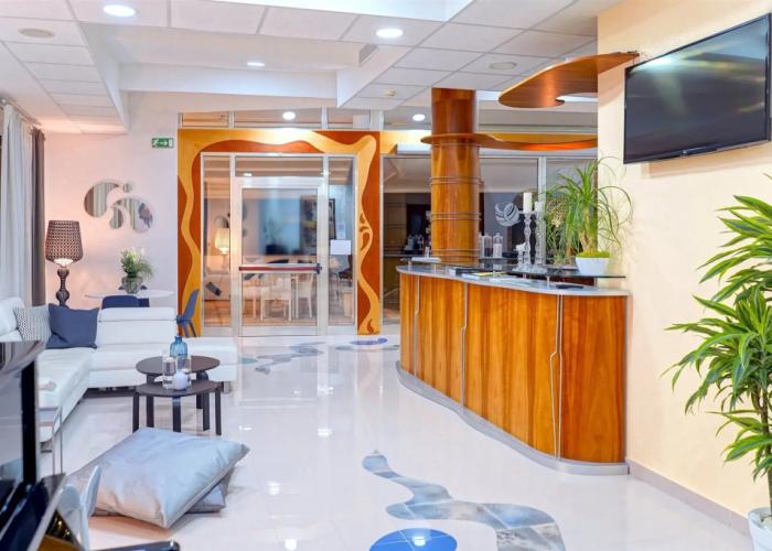 Piccadilly Suites and Rooms