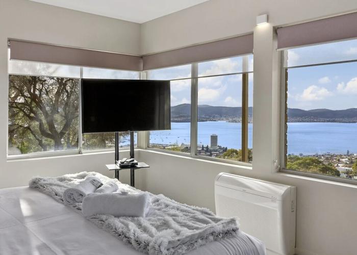 Spectacular Views - 4 Bedroom House