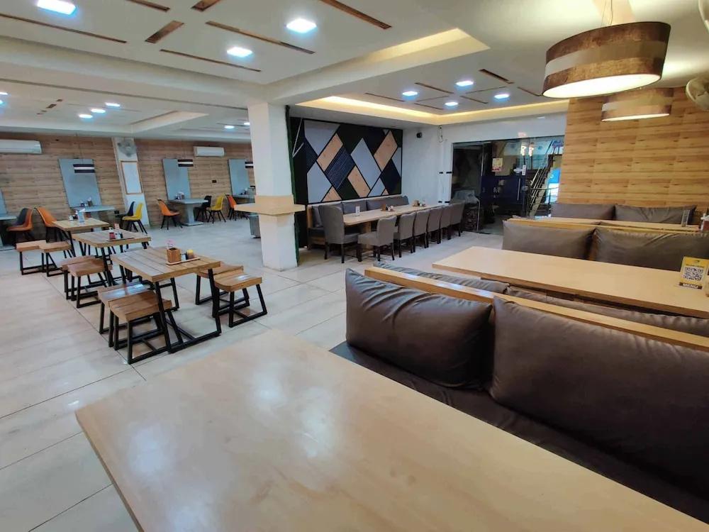 фото Hotel Holy Basil