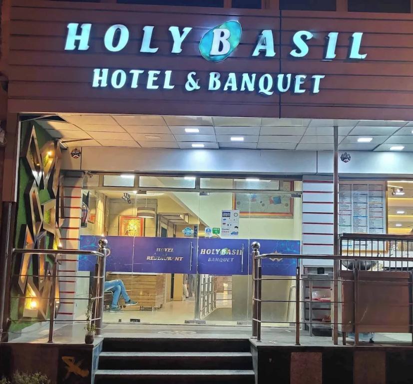 фото Hotel Holy Basil