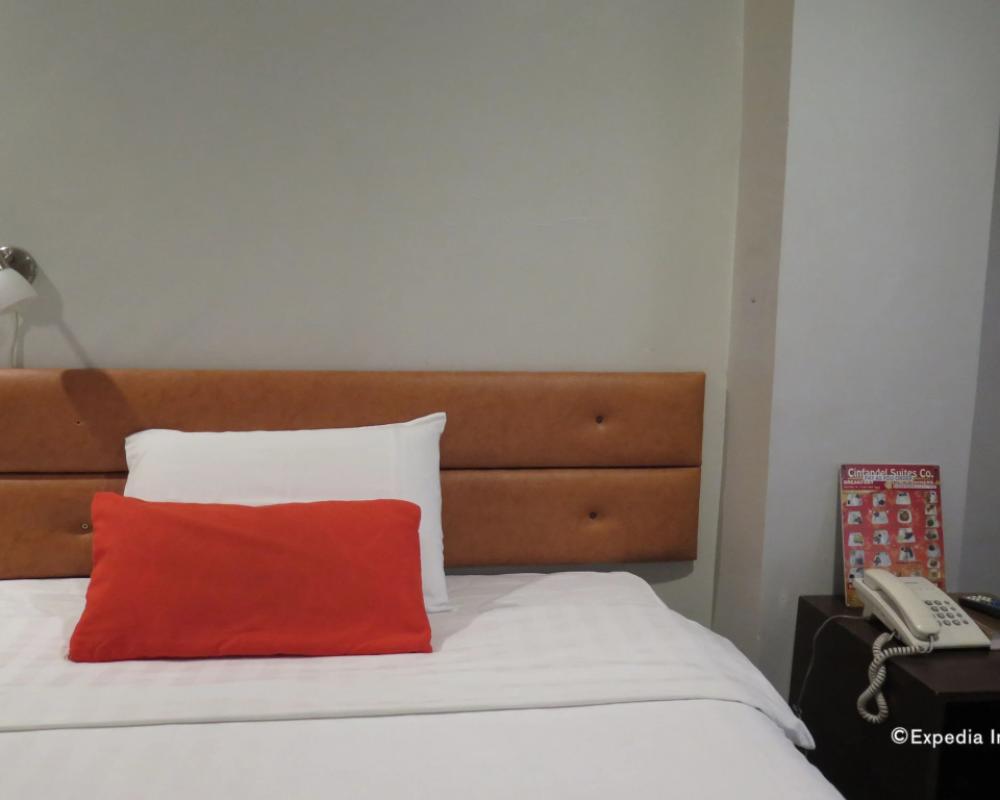 фото Cinfandel Suites