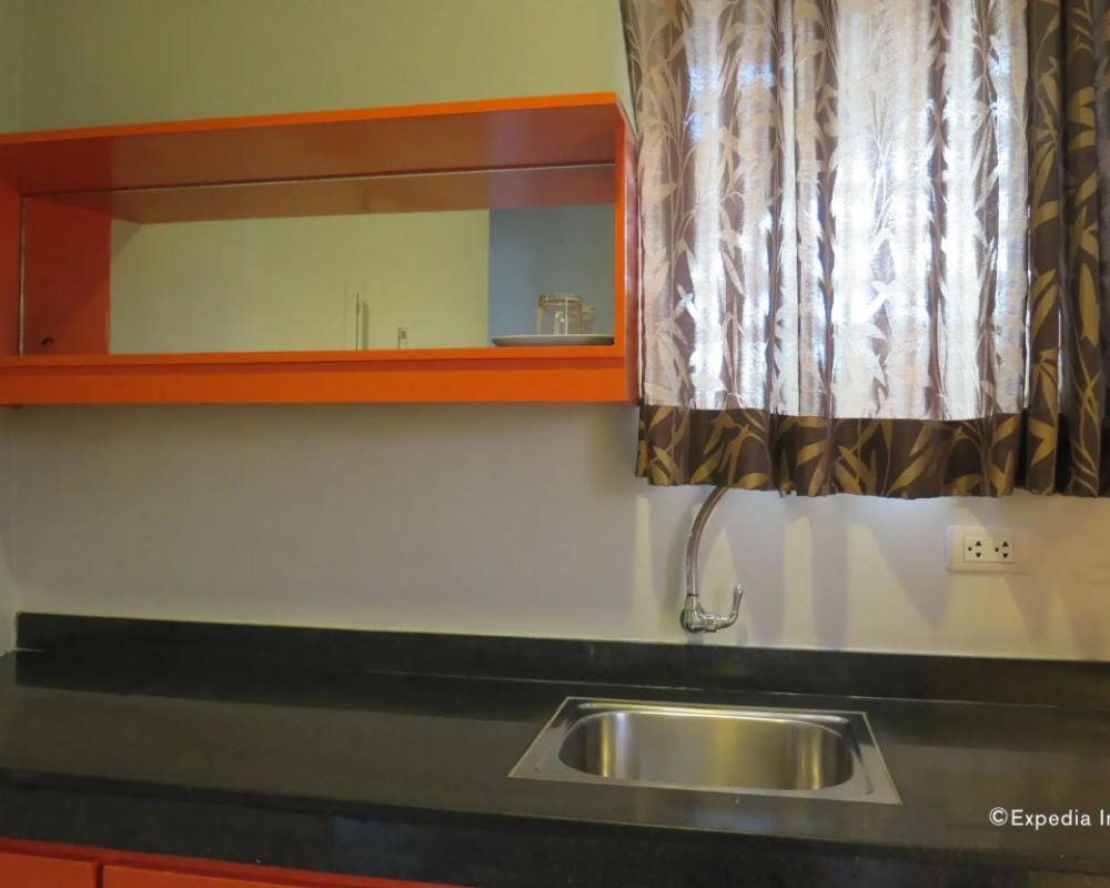 фото Cinfandel Suites