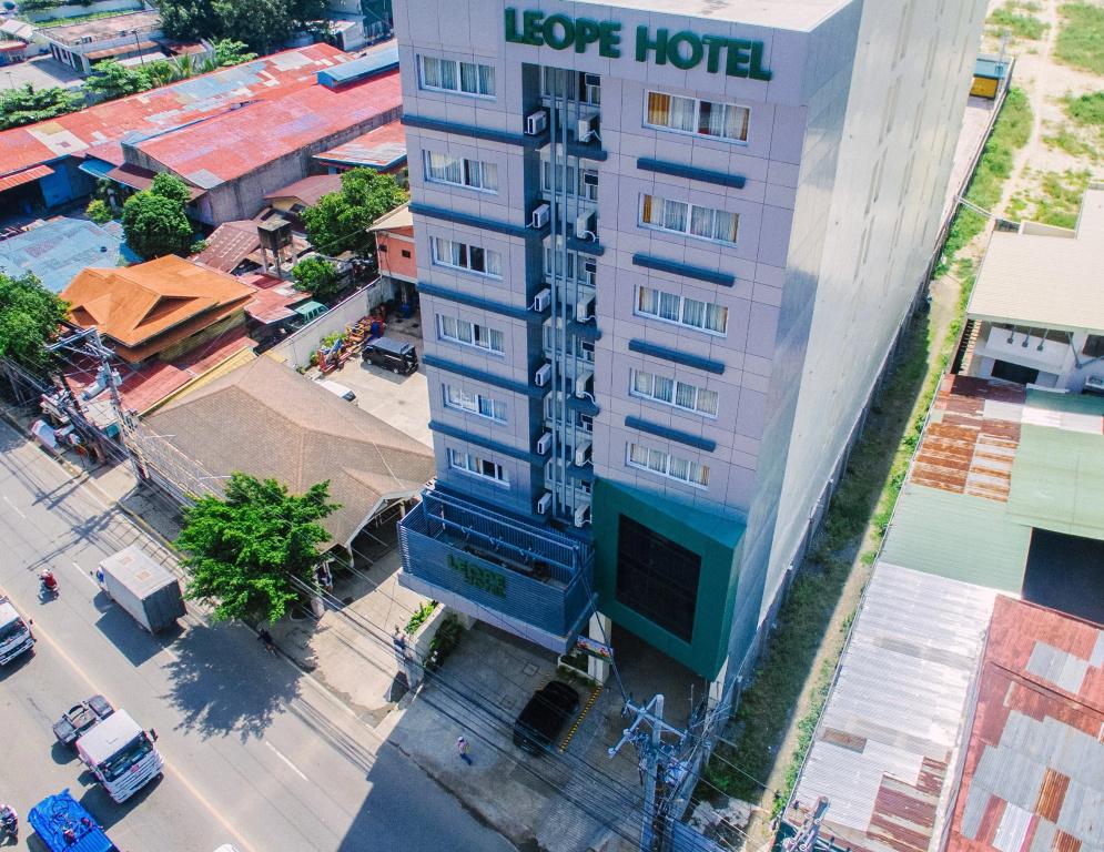 фото Leope Hotel