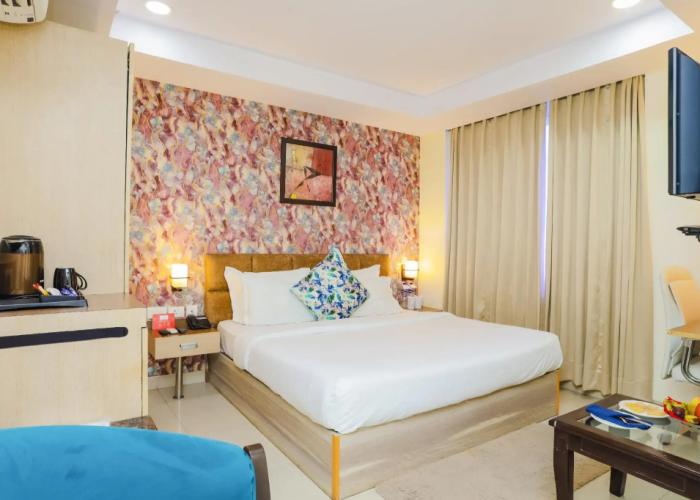 Hyphen Grand Hotel