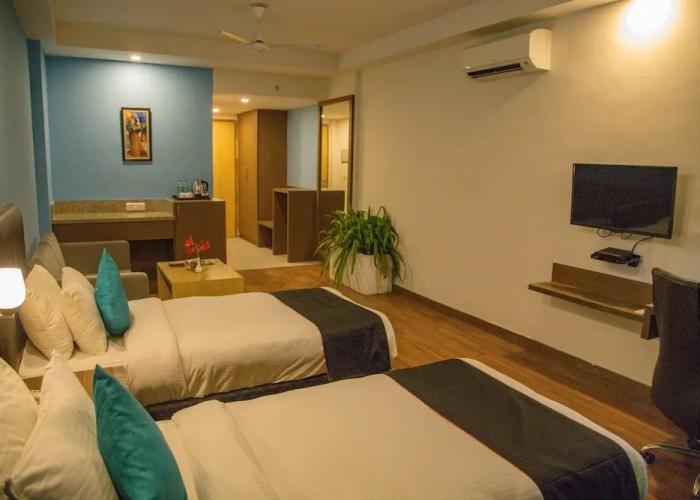 Four Leaf Service Suites