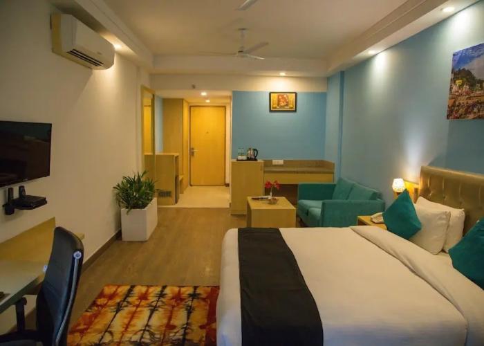Four Leaf Service Suites