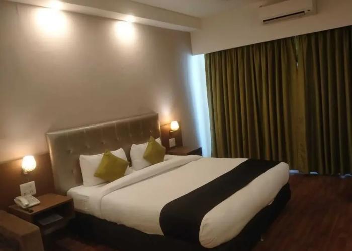 Four Leaf Service Suites