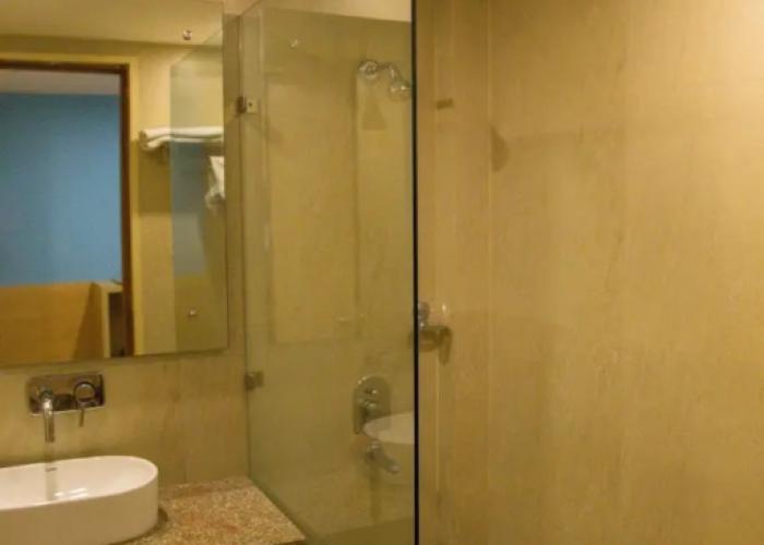 Four Leaf Service Suites