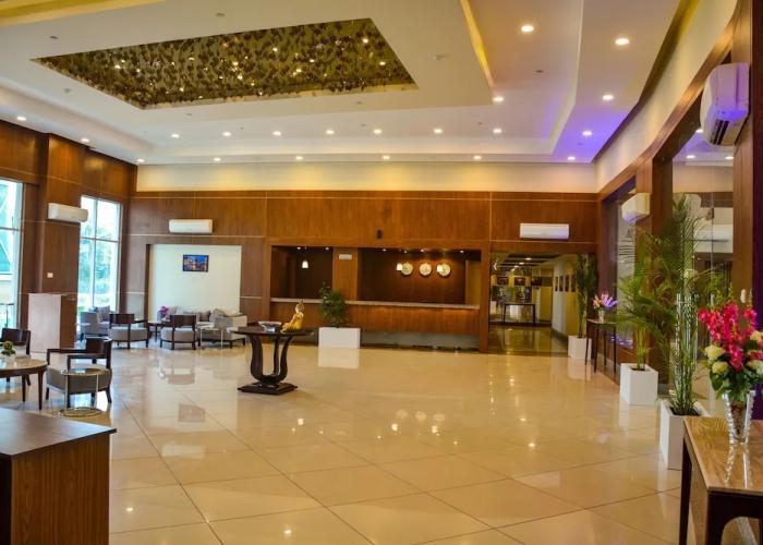 Four Leaf Service Suites