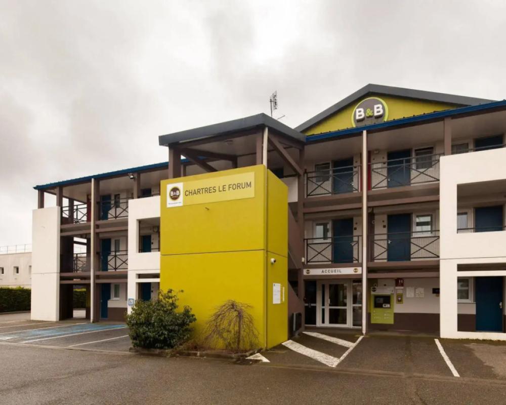 B&B HOTEL CHARTRES Le Forum (1)