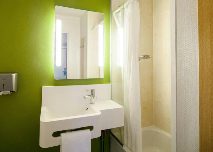 B&B HOTEL CHARTRES Le Forum (1)