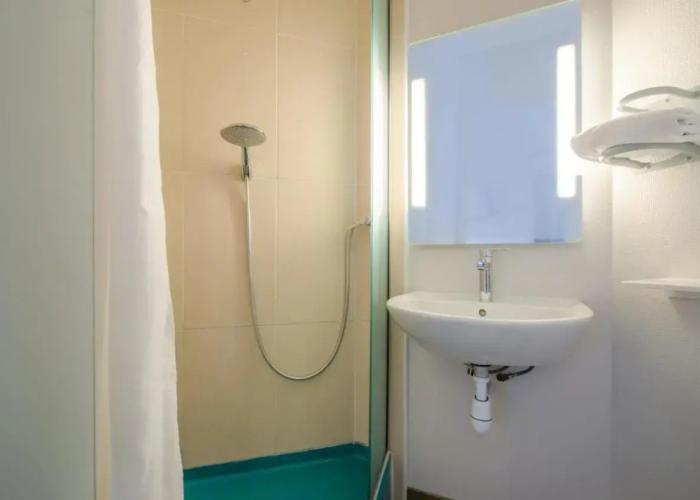 B&B Hotel Chartres Le Coudray