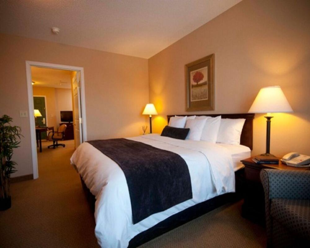 Town & Country Inn and Suites