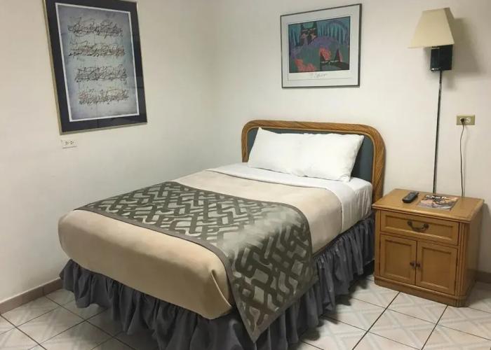 Borinquen Beach Inn