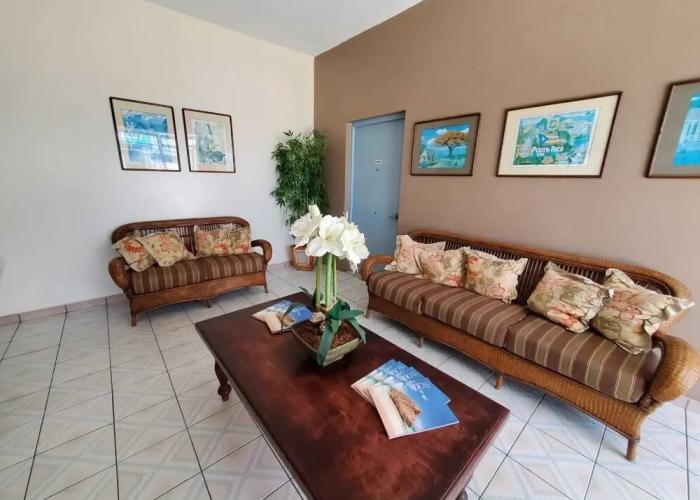 Borinquen Beach Inn