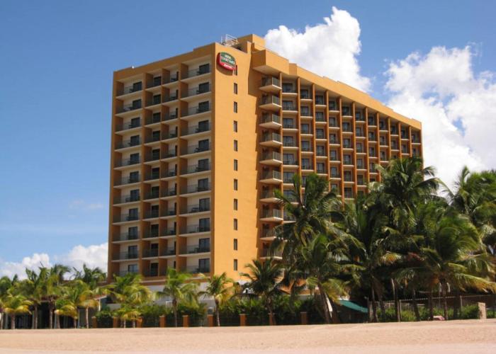 Courtyard by Marriott Isla Verde Beach Resort
