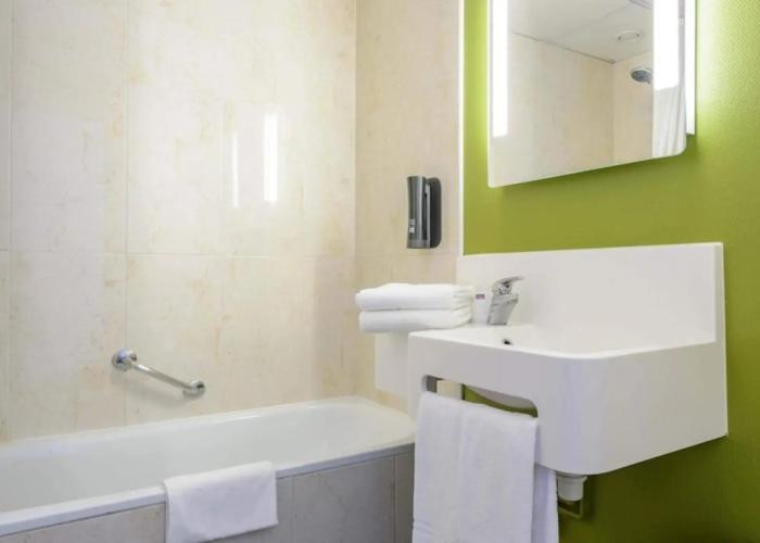 B&B HOTEL Nîmes Ville Active