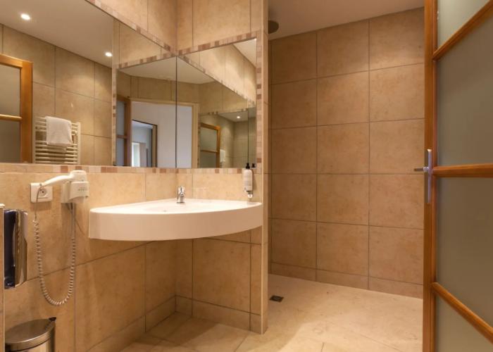B&B HOTEL Nîmes Ville Active