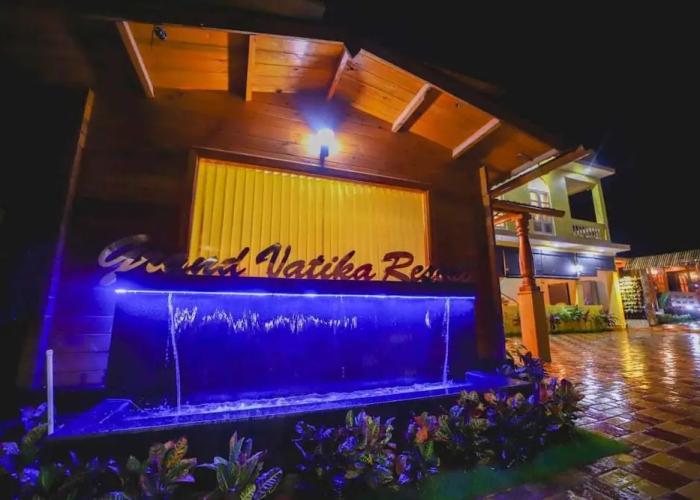 Grand Vatika Resort