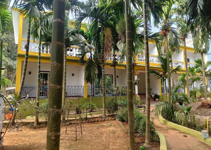 Lavish Exotic Apart Hotel