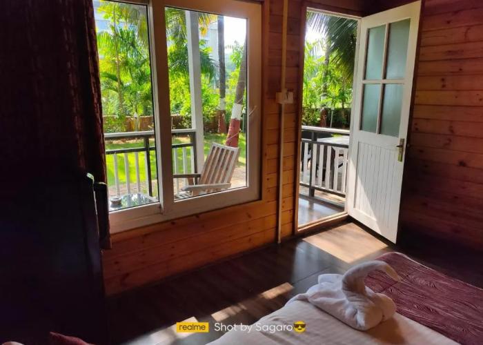 Casa Seaesta Beach Cottages and Suites