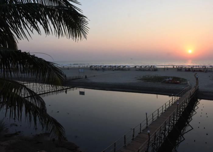 Sunset & Waves Resort