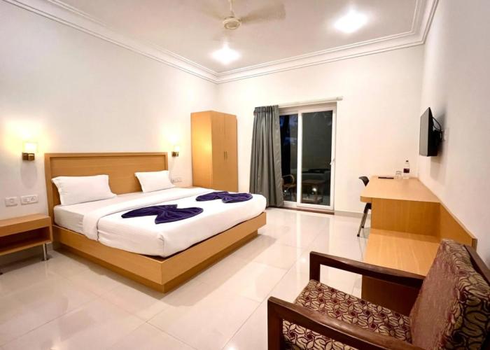Morjim Sunset Hotel