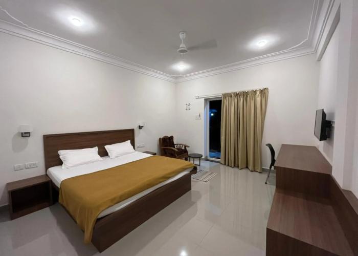Morjim Sunset Hotel