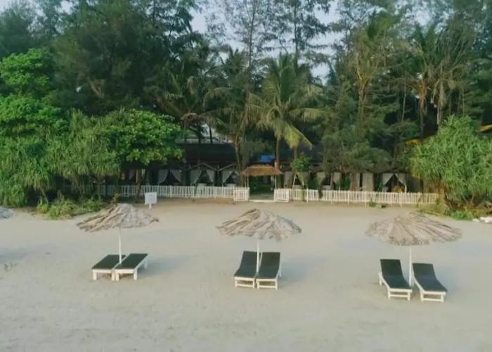 Larisa Beach Resort