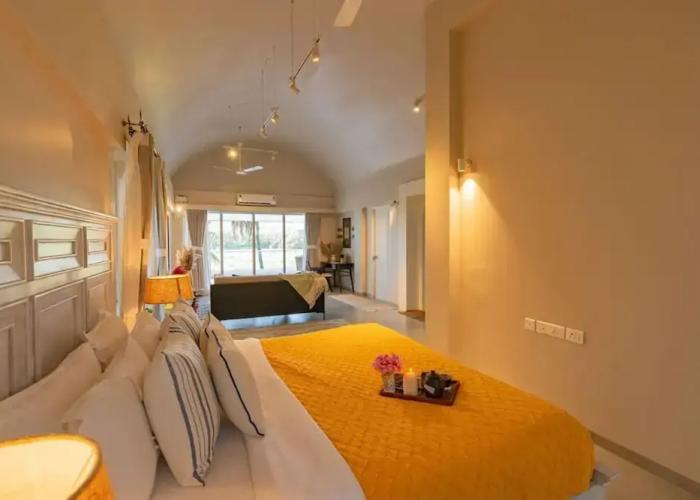 Legacy by Hireavilla- Full Field View Villa w Pool